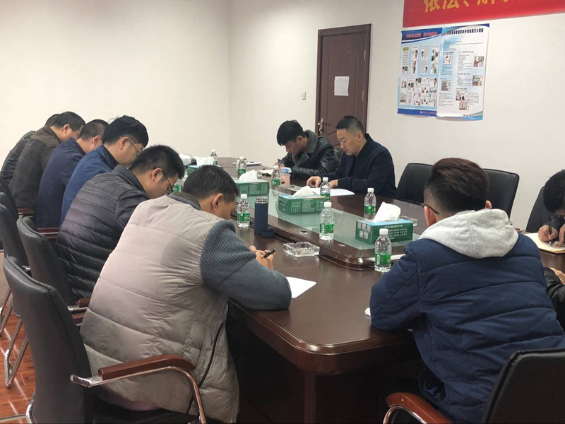 1542329800543792.jpg 座谈会2.jpg