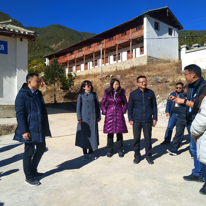 1576043253444389.jpg 听取讲解.jpg