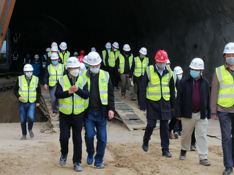 1584094067483591.jpg 蒙屏李家龙3.jpg