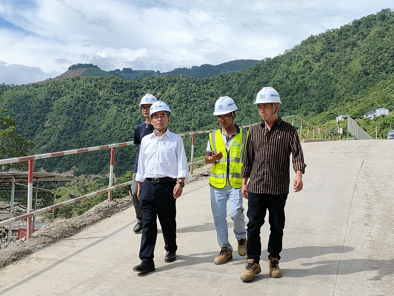 1602554577775871.jpg 检查工地2.jpg