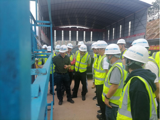 1652748299140173.png 2022-05-13-公司组织开展高速公路施工管理观摩交流学习1.png