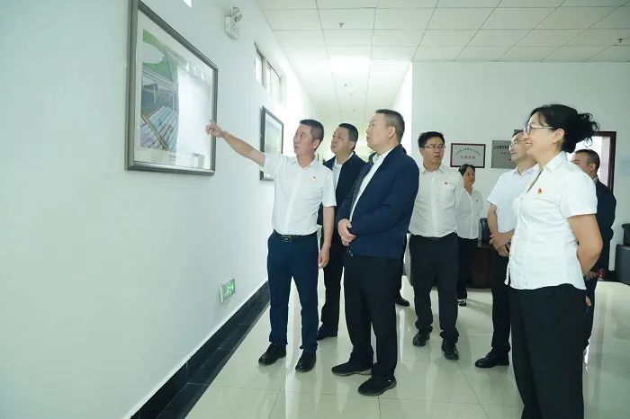 1655690864306438.jpg 2022-06-17-陈祖军调研公司时强调: 凝心聚力 聚焦主业 争当集团施工板块的单项冠军.jpg