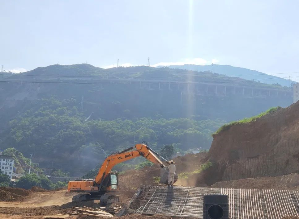 1662347533339987.jpg 巧家县第四中学新校区正式“启航”,迎来首批学生!11.jpg