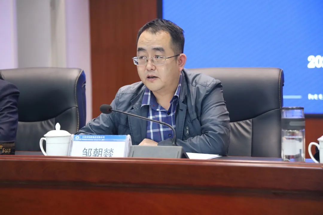 1665449547466064.jpg 2022-10-11-公司召开干部大会宣布集团党委决定 李元鸿任公司党委副书记、副董事长、总经理,柳德胜任公司副总经理1.jpg